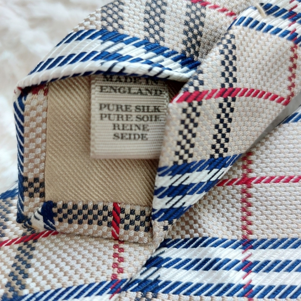 Burberry Silk Tie Handmade in England - Picture 4 of 5